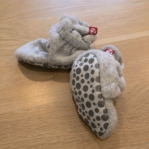 Zutano 12 Month fleece booties
